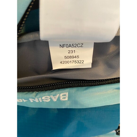 The North Face Basin 18 Backpack Blue Rain Cover Daypack Bag Canvas Hiking Camp - Picture 14 of 16